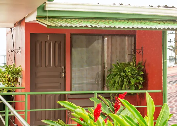 Downtown, Private With Bathroom * Nuevo Arenal