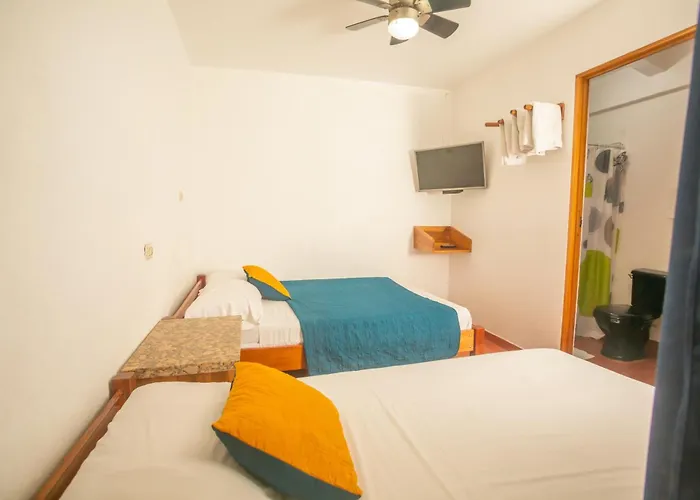 Kapselhotel Downtown, Private With Bathroom *